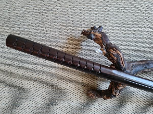 Einzigartiger Bokken aus Ebenholz mit Griffschnitzerei, Hi Rille in der Standardform♥ wunderschönes Geschenk✓ 100% Handarbeit✓ Aikido, Iaido, WingTsun, Kendo, Jodo➽nur bei uns im www.bokken-welt.de erhältlich.